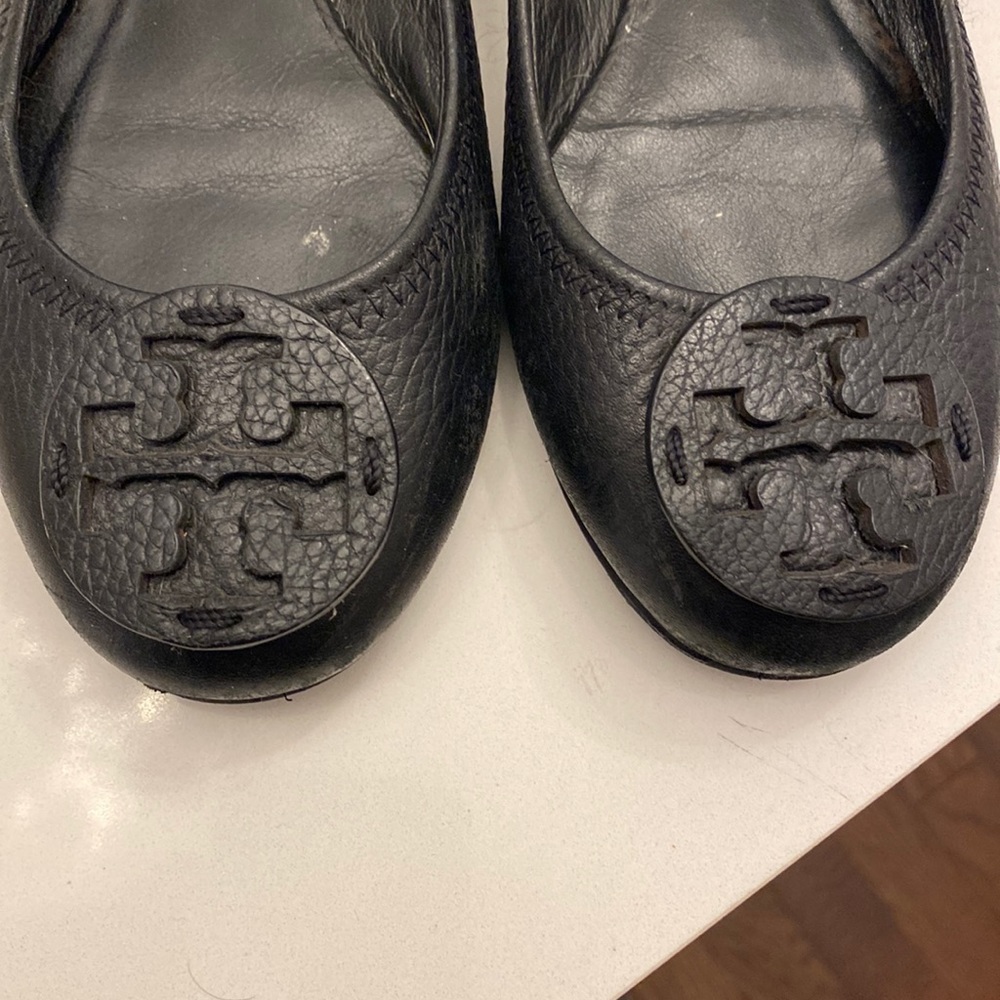 Black leather Tory Burch flats size 7
